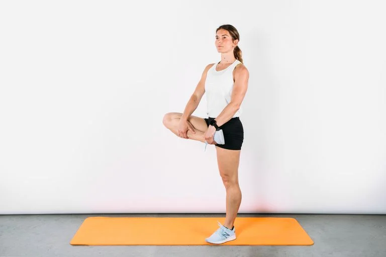 6 ท่า วอร์มอัพ ก่อนลงสนามวิ่ง หรือ ออกกำลังกาย