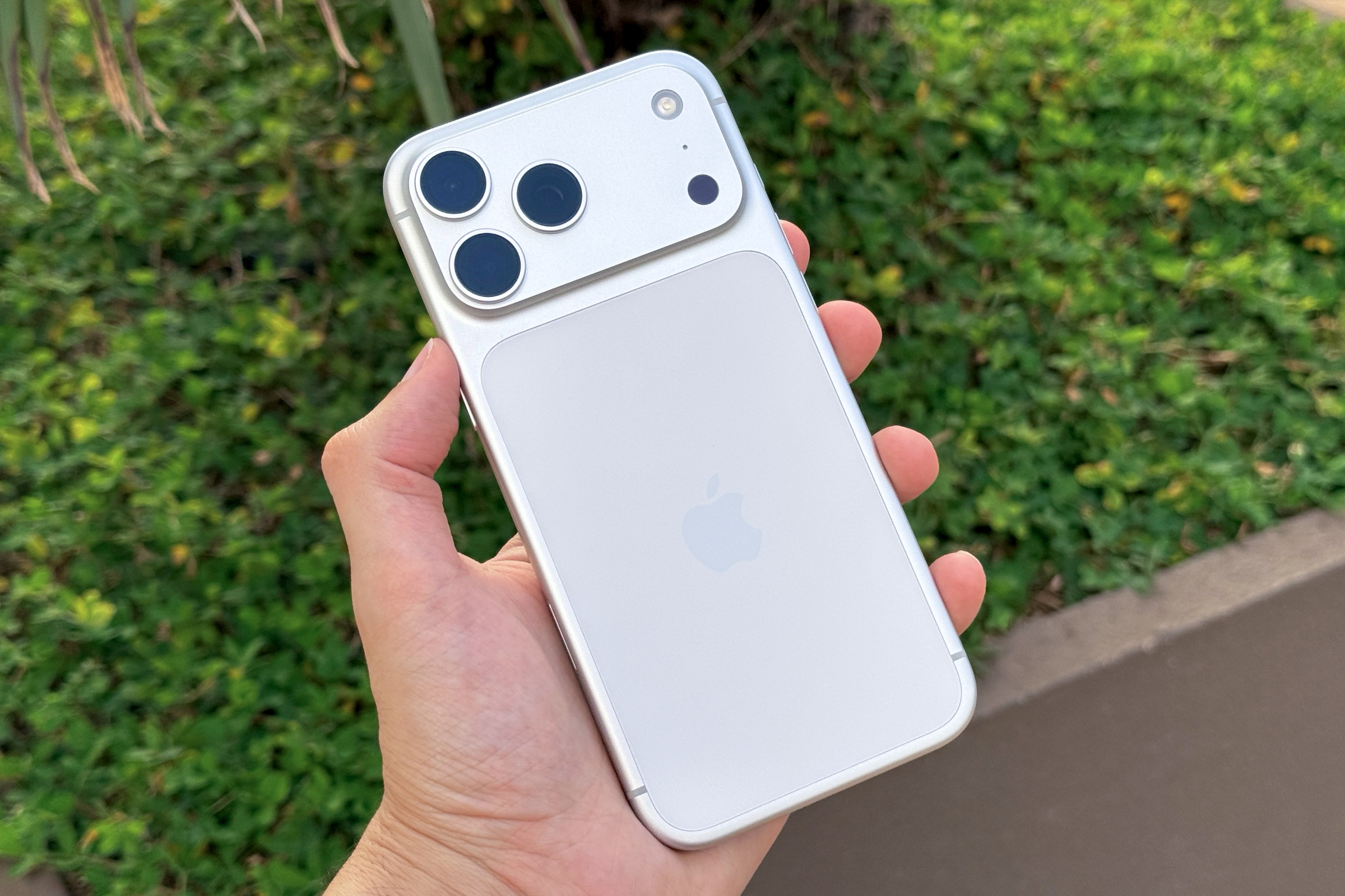 Apple ทุบสถิติใหม่! รายได้ไตรมาส 1/2026 พุ่งทะลุ 1.4 แสนล้านดอลลาร์ นำโดยยอดขาย iPhone สูงสุดเป็นประวัติการณ์