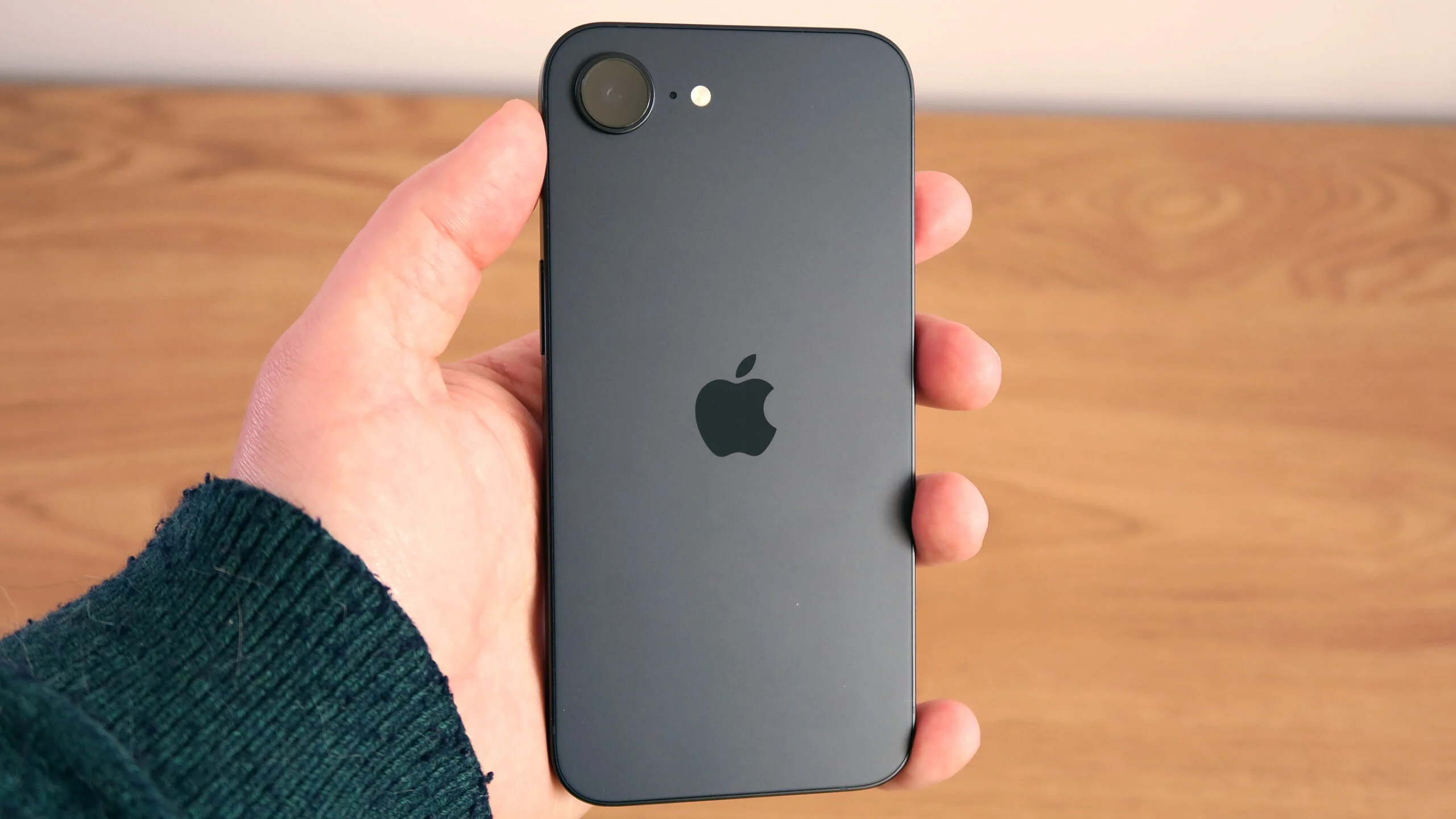 สรุปข้อมูล iPhone 17e: ไอโฟนรุ่นประหยัดสเปกแรง ชิป A19 พร้อม Dynamic Island และ MagSafe คาดเปิดตัวต้นปี 2026!